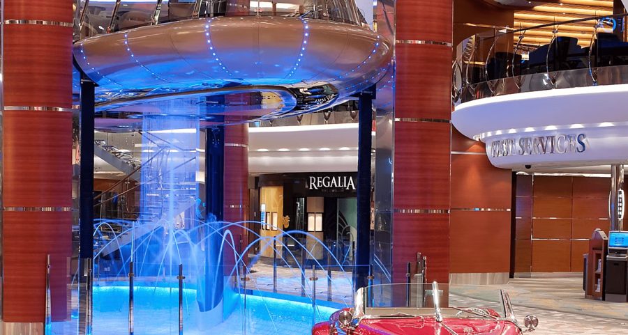 Движущийся Rising Tide Bar на Wonder of the Seas